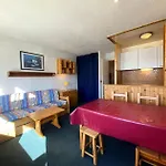 Neves - Location: Pour 4 Personnes Dans Un Quartier Jeune Et Anime * Val Thorens