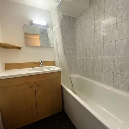 Neves - Location: Pour 4 Personnes Dans Un Quartier Jeune Et Anime