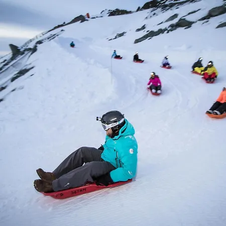 Apartment Neves - Location: Pour 4 Personnes Dans Un Quartier Jeune Et Anime