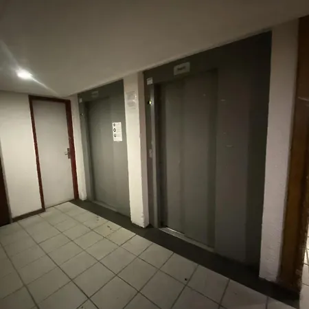 Neves - Location: Pour 4 Personnes Dans Un Quartier Jeune Et Anime