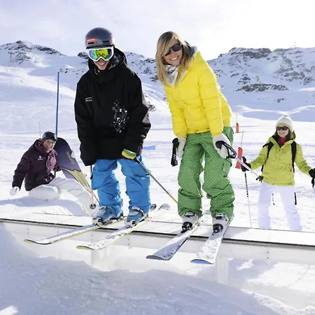 Neves - Location: Pour 4 Personnes Dans Un Quartier Jeune Et Anime Apartment Val Thorens