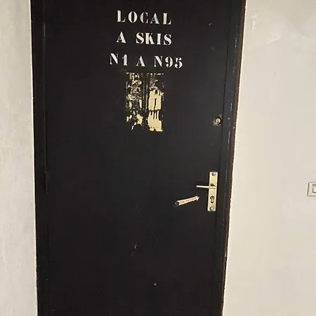 Neves - Location: Pour 4 Personnes Dans Un Quartier Jeune Et Anime 아파트