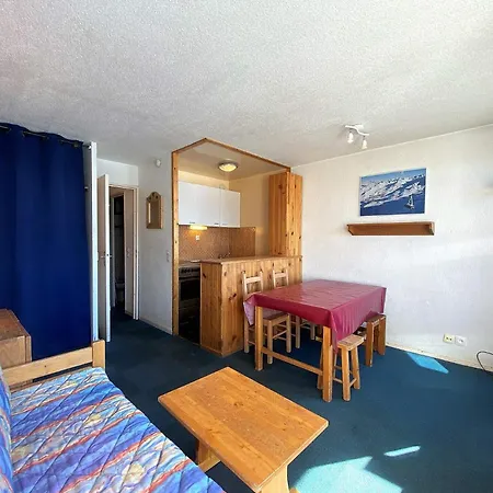 Apartment Neves - Location: Pour 4 Personnes Dans Un Quartier Jeune Et Anime Val Thorens