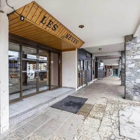 Neves - Location: Pour 4 Personnes Dans Un Quartier Jeune Et Anime * Val Thorens