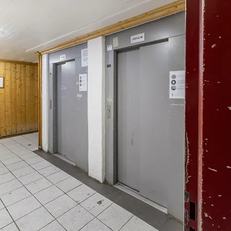 Apartment Neves - Location: Pour 4 Personnes Dans Un Quartier Jeune Et Anime *