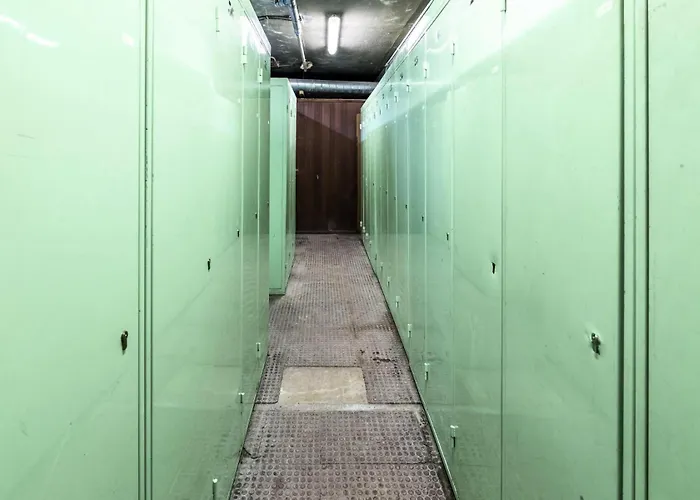 Apartment Neves - Location: Pour 4 Personnes Dans Un Quartier Jeune Et Anime Val Thorens