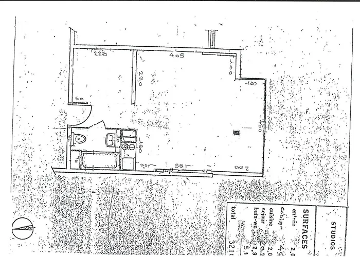 Apartment Neves - Location: Pour 4 Personnes Dans Un Quartier Jeune Et Anime *