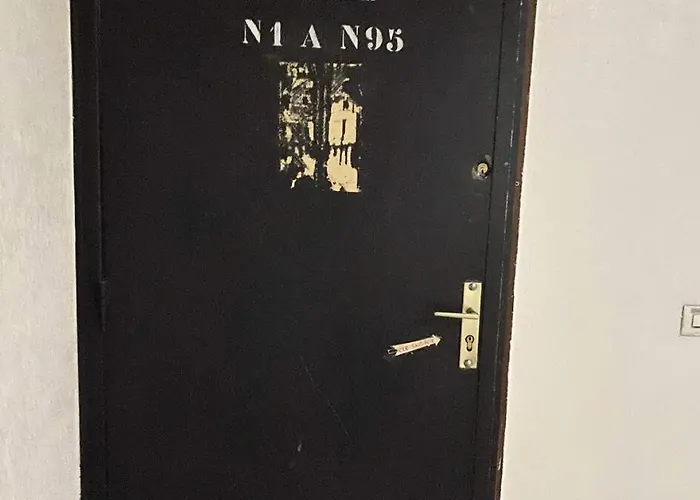 Neves - Location: Pour 4 Personnes Dans Un Quartier Jeune Et Anime Apartment