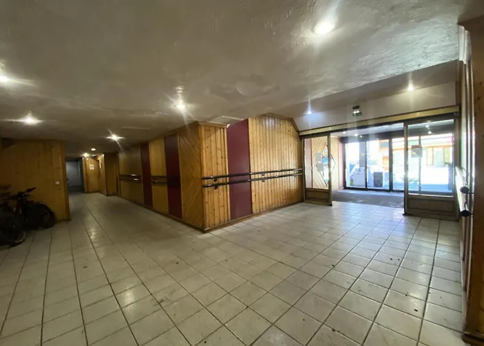 Apartment Neves - Location: Pour 4 Personnes Dans Un Quartier Jeune Et Anime Val Thorens